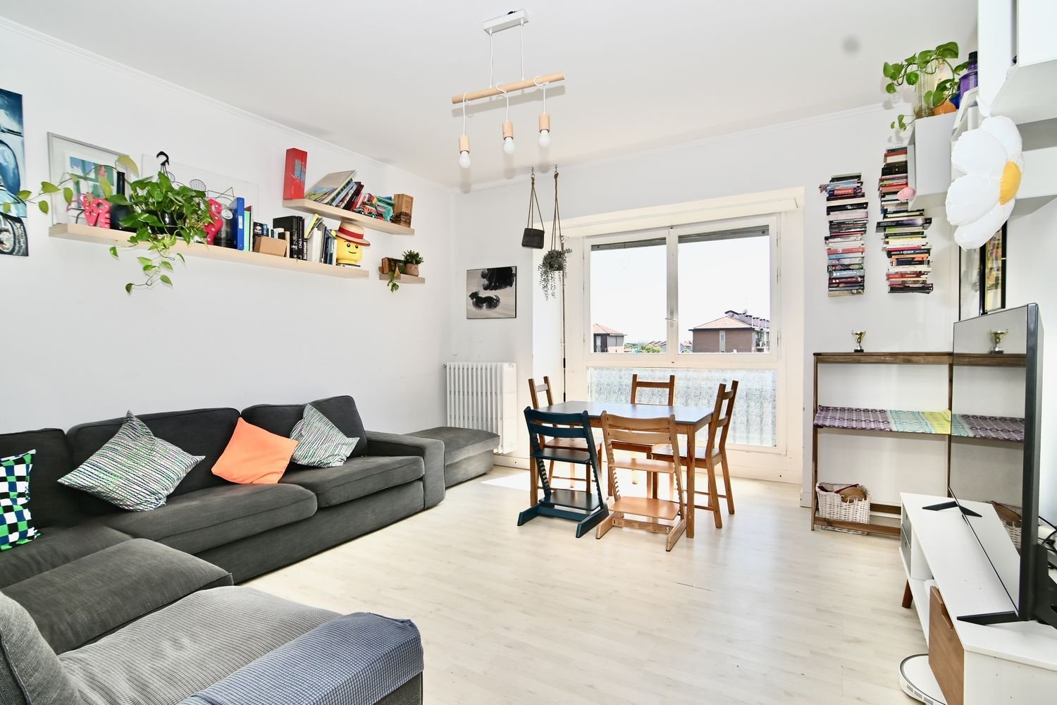 3 rooms Apartment in Milan, Italy No. 261242