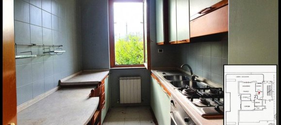 3 rooms Apartment in Perugia, Italy No. 19746 12