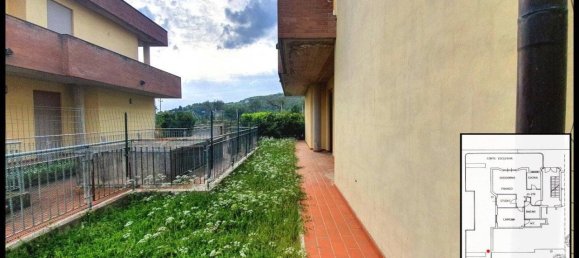 3 rooms Apartment in Perugia, Italy No. 19746 6