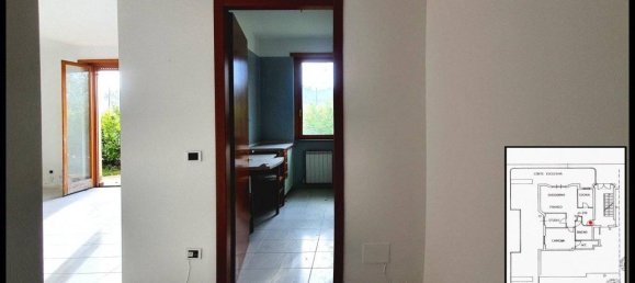 3 rooms Apartment in Perugia, Italy No. 19746 9