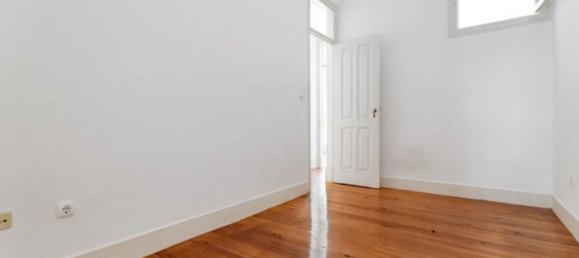 2 bedrooms Apartment in Lisbon, Portugal No. 115704 8