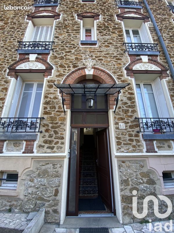 2 bedrooms Apartment in Viry-Chatillon, France No. 334137