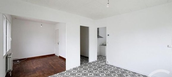 2 bedrooms House in Le Meux, France No. 305531 3