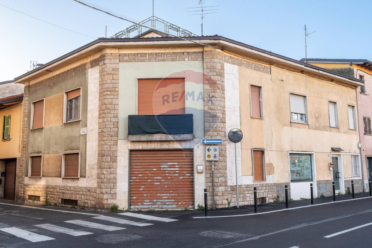 15 rooms House in Treviolo, Italy No. 142302