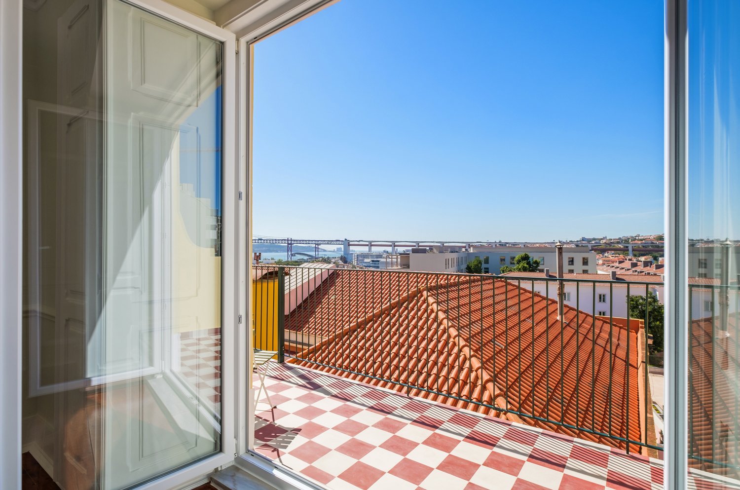 4 bedrooms Apartment in Lisbon, Portugal No. 101205