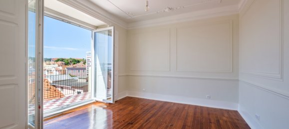 4 bedrooms Apartment in Lisbon, Portugal No. 101205 3