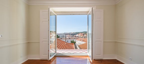 4 bedrooms Apartment in Lisbon, Portugal No. 101205 2