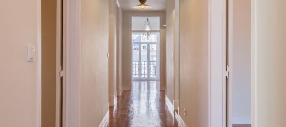 4 bedrooms Apartment in Lisbon, Portugal No. 101205 8