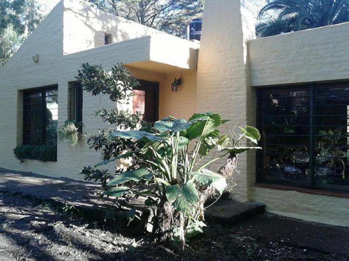 3 bedrooms House in Mar del Plata, Argentina No. 101617