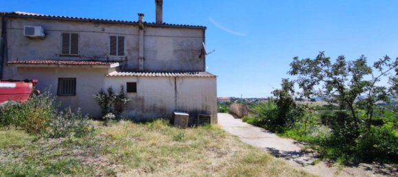 Casa de 4 dormitorios en Atri, Italy No. 107726 3