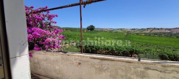 Casa de 4 dormitorios en Atri, Italy No. 107726 14