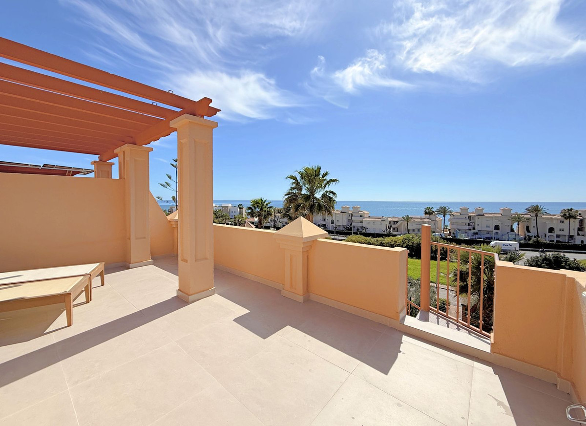 3 bedrooms Townhouse in Estepona, Spain No. 233608