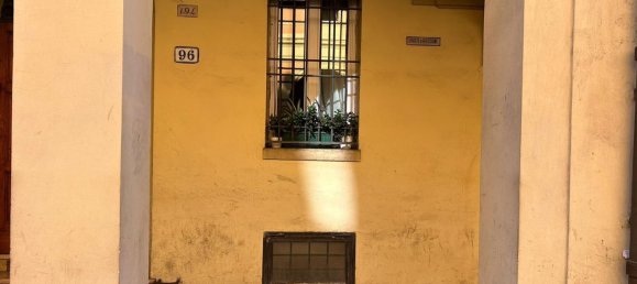 3 rooms Apartment in Bologna, Italy No. 17815 2