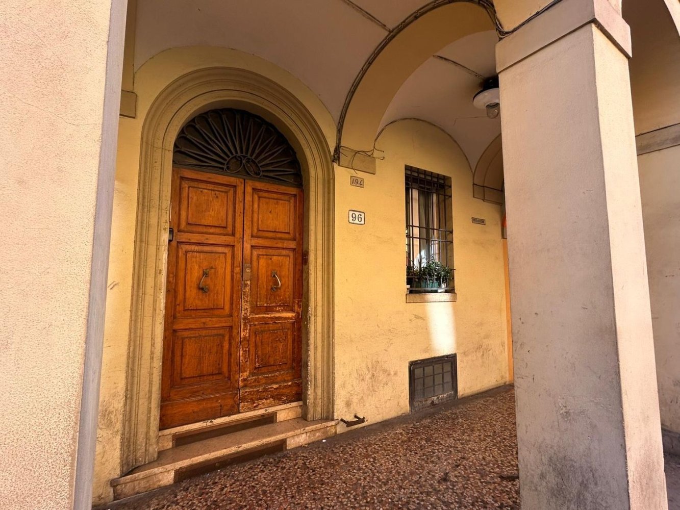 3 rooms Apartment in Bologna, Italy No. 17815