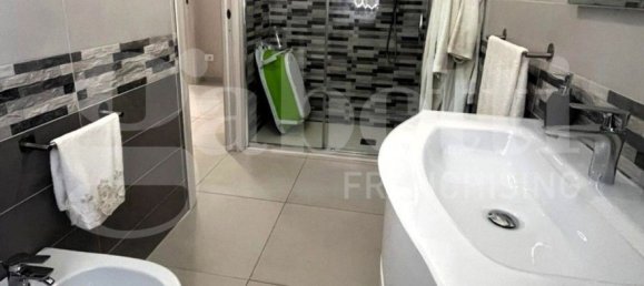 4-salle Appartement à Camigliano, Italy No. 265490 7