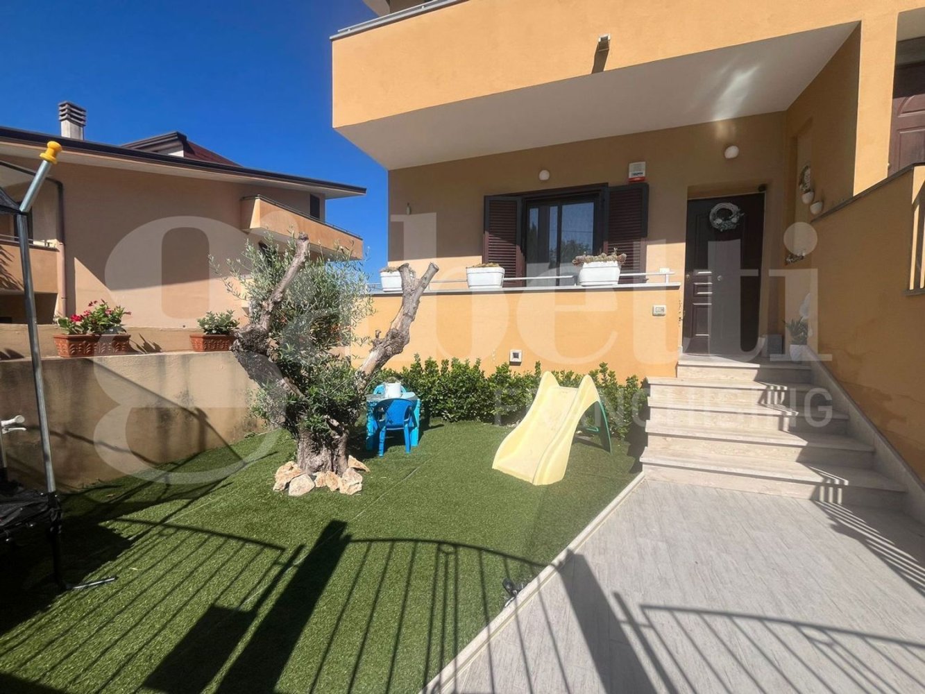 4-salle Appartement à Camigliano, Italy No. 265490