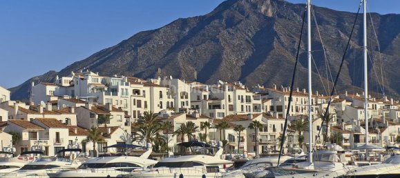 6 bedrooms Villa in Marbella, Spain No. 91199 83