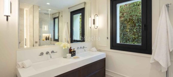 6 bedrooms Villa in Marbella, Spain No. 91199 45