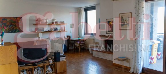 5 rooms Apartment in Castelfranco Veneto, Italy No. 299025 3