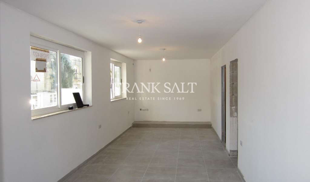 70m² Office in Iklin, Malta No. 12815