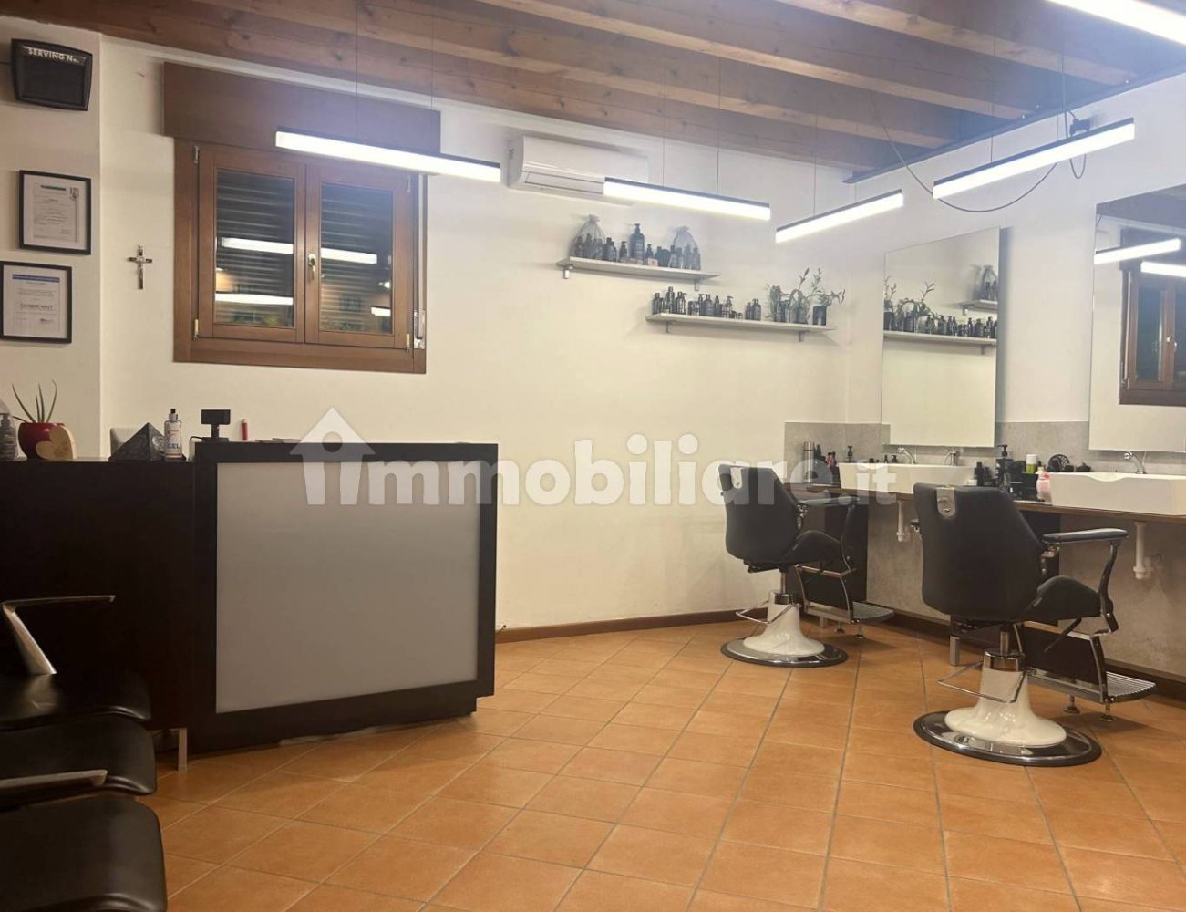 Imóvel comercial de 2 divisões em Vicenza, Italy N.º 18600