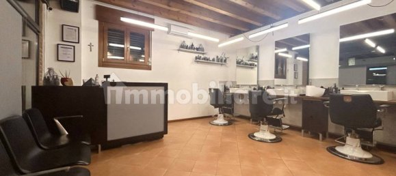 Propiedad comercial de 2 habitaciónes en Vicenza, Italy No. 18600 2