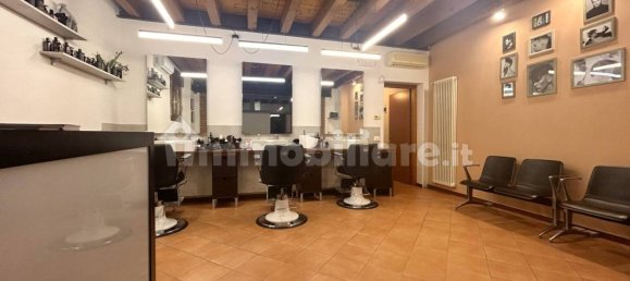 Propiedad comercial de 2 habitaciónes en Vicenza, Italy No. 18600 6