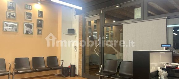 Propiedad comercial de 2 habitaciónes en Vicenza, Italy No. 18600 20