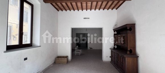 3 rooms Commercial property in Calcinaia, Italy No. 212435 3