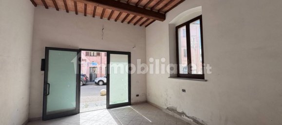3 rooms Commercial property in Calcinaia, Italy No. 212435 2