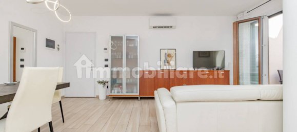 Apartamento de 2 dormitorios en Milan, Italy No. 347592 3