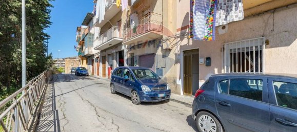 Apartamento de 6 dormitorios en Caltagirone, Italy No. 232952 3