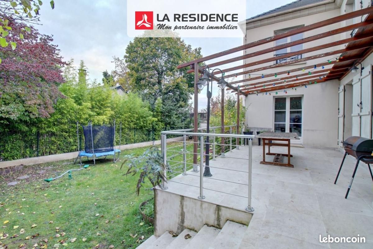 6 غرف نوم منزل في Poissy, France رقم 173240