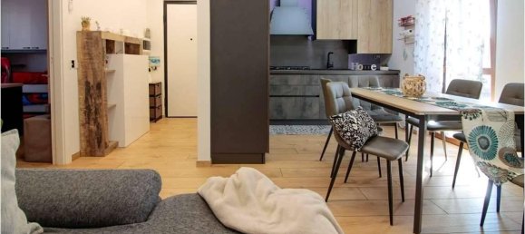 4 rooms Apartment in Fino Mornasco, Italy No. 41308 7