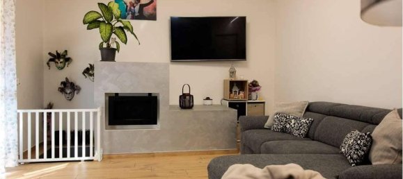 4 rooms Apartment in Fino Mornasco, Italy No. 41308 3