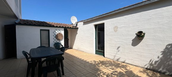 Casa de 2 dormitorios en Charente-Maritime, France No. 320691 3