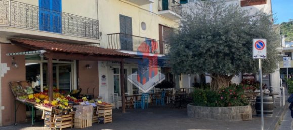 3 rooms Apartment in Lacco Ameno, Italy No. 345653 4