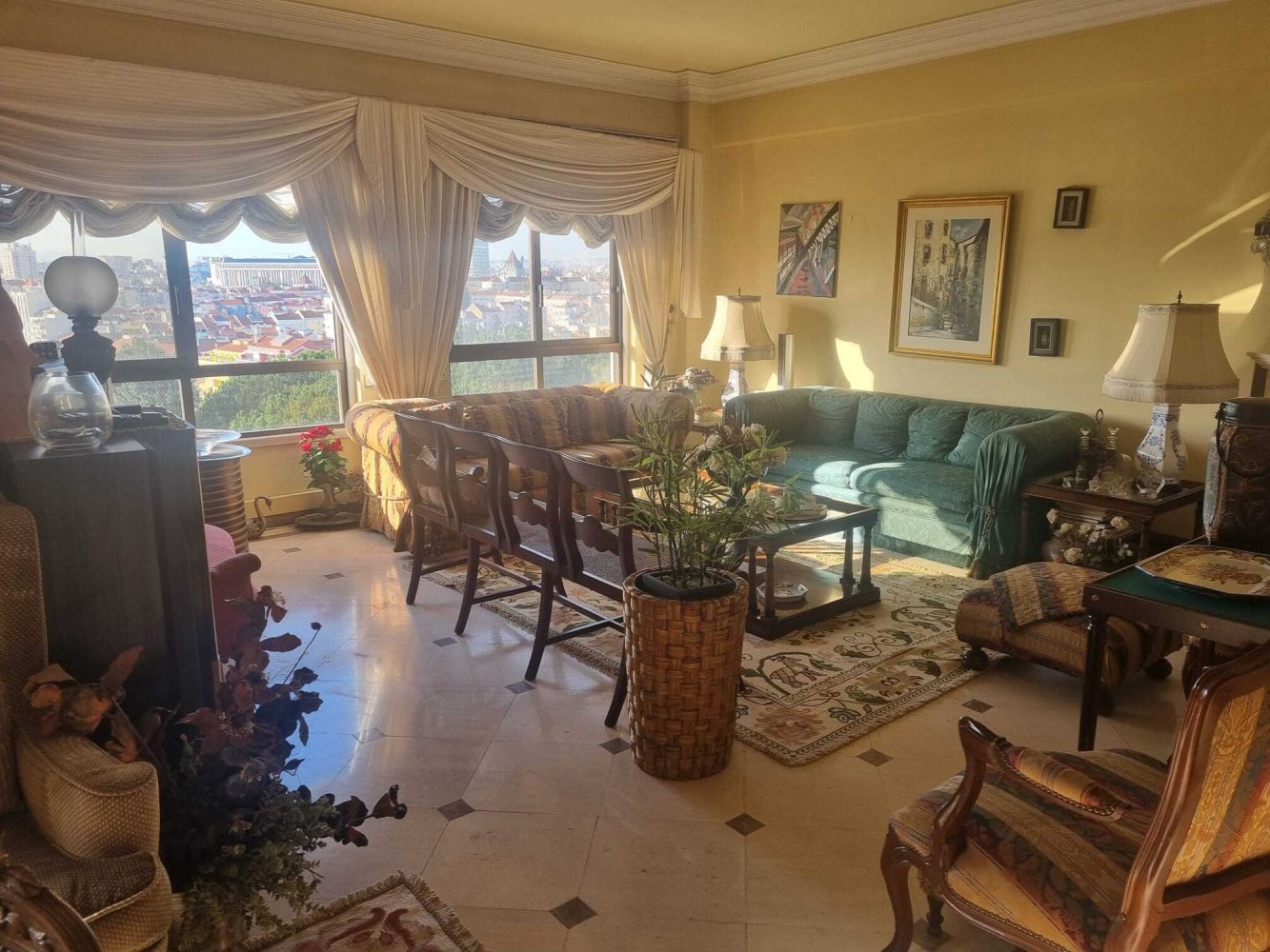 5 bedrooms Apartment in Lisbon, Portugal No. 127838