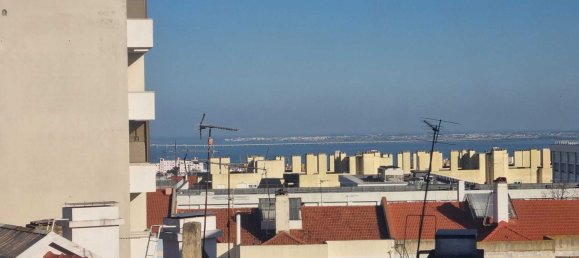 5 bedrooms Apartment in Lisbon, Portugal No. 127838 3