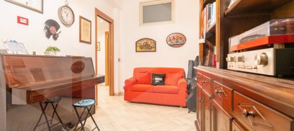 3 rooms Apartment in Rome, Italy No. 17888 24