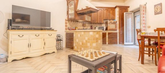 3 rooms Apartment in Rome, Italy No. 17888 10