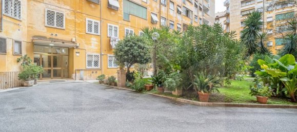 3 rooms Apartment in Rome, Italy No. 17888 3