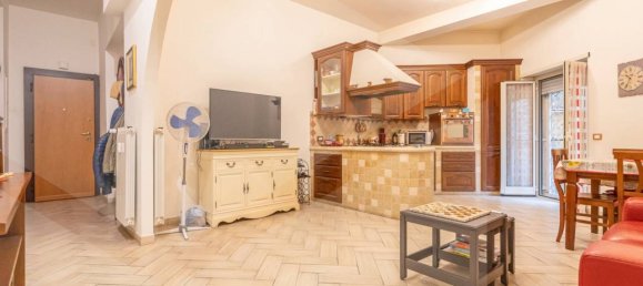 3 rooms Apartment in Rome, Italy No. 17888 12