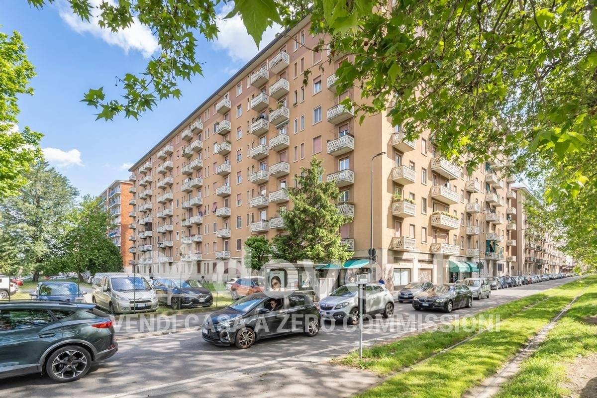 2 bedrooms Apartment in Milan, Italy No. 351678