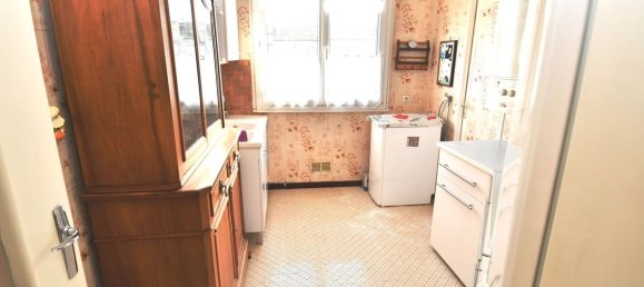 2 bedrooms Apartment in Noisy-le-Sec, France No. 188131 2