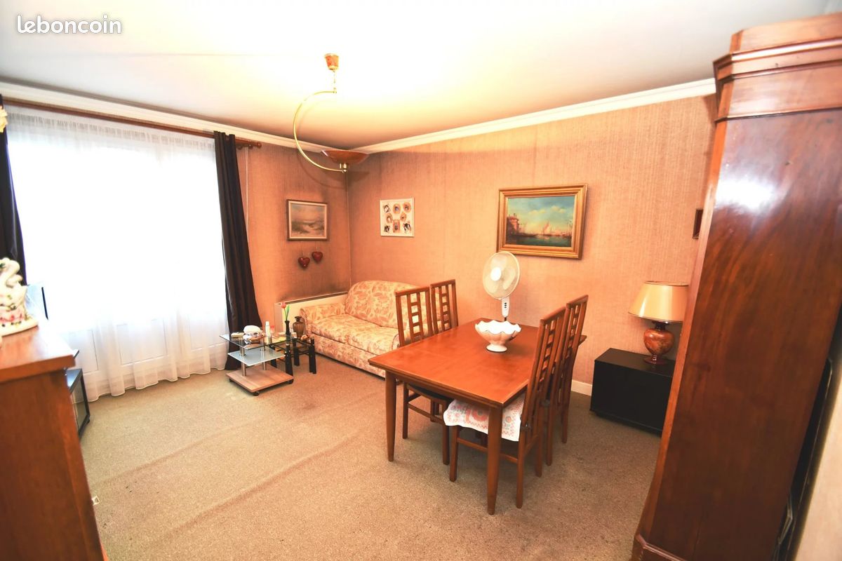 2 bedrooms Apartment in Noisy-le-Sec, France No. 188131