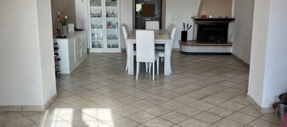 Casa de 3 habitaciónes en Santi Cosma e Damiano, Italy No. 75568 13