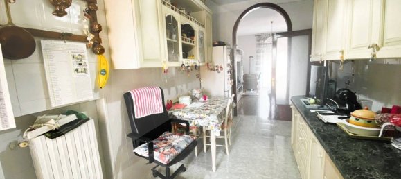 4 rooms Apartment in Bari, Italy No. 34596 9