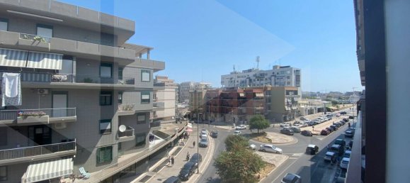 4 rooms Apartment in Bari, Italy No. 34596 20