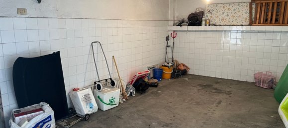  Garage in Cadiz, Spain No. 163126 9